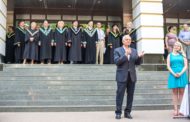 В.Яценко прийняв участь в урочистостях з нагоди отримання дипломiв в Університетi державної фіскальної служби України.